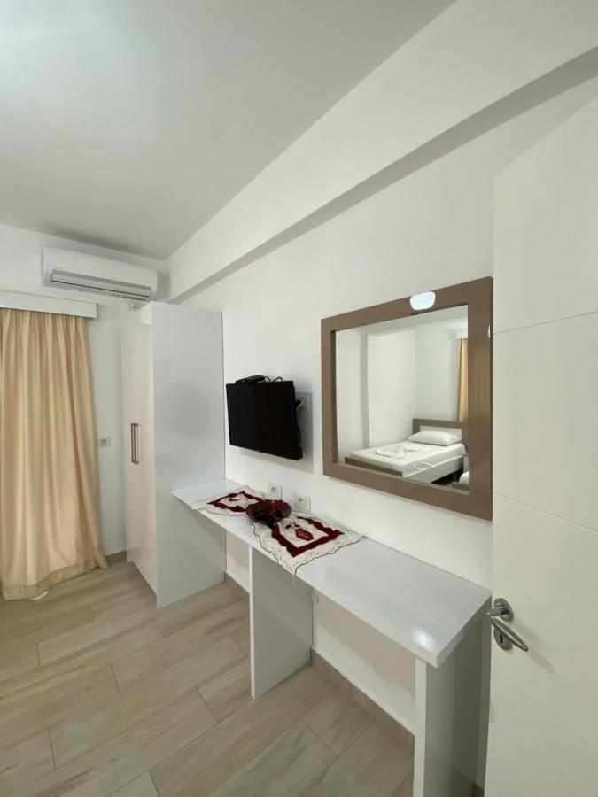 Hotel Andrea Саранде Екстериор снимка