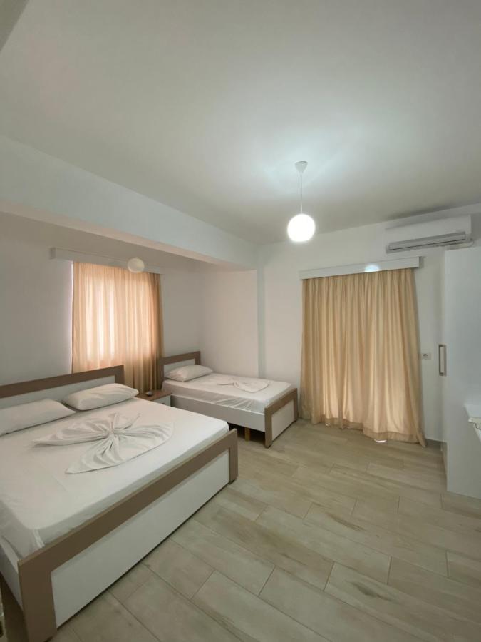 Hotel Andrea Саранде Екстериор снимка