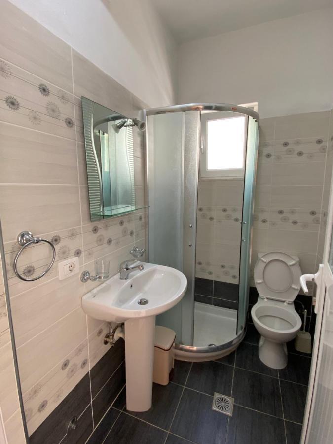 Hotel Andrea Саранде Екстериор снимка