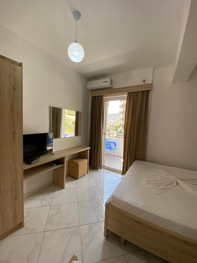 Hotel Andrea Саранде Екстериор снимка