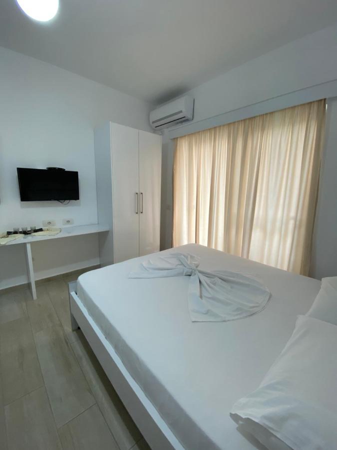 Hotel Andrea Саранде Екстериор снимка