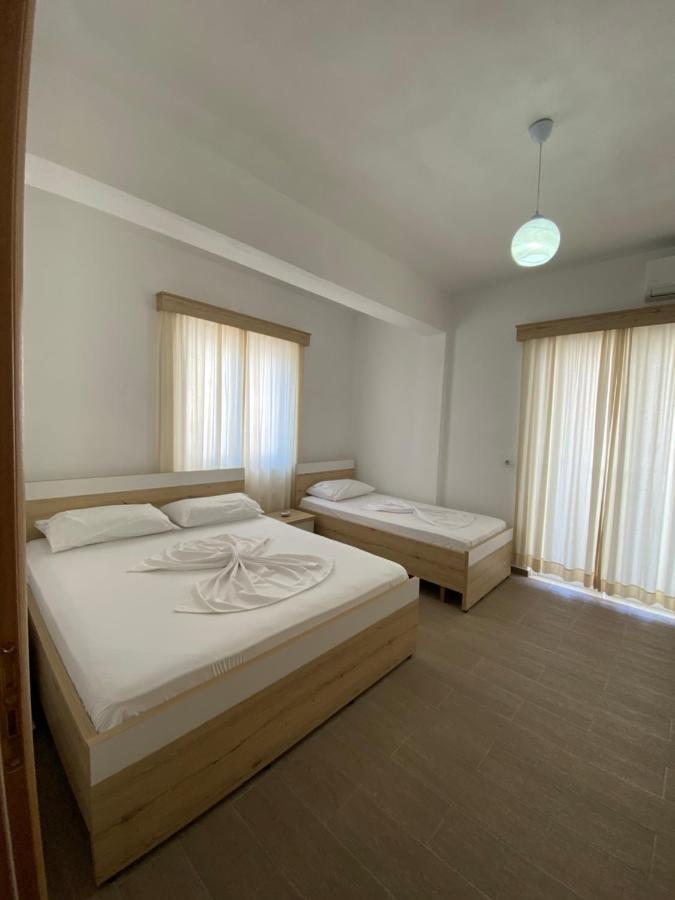 Hotel Andrea Саранде Екстериор снимка