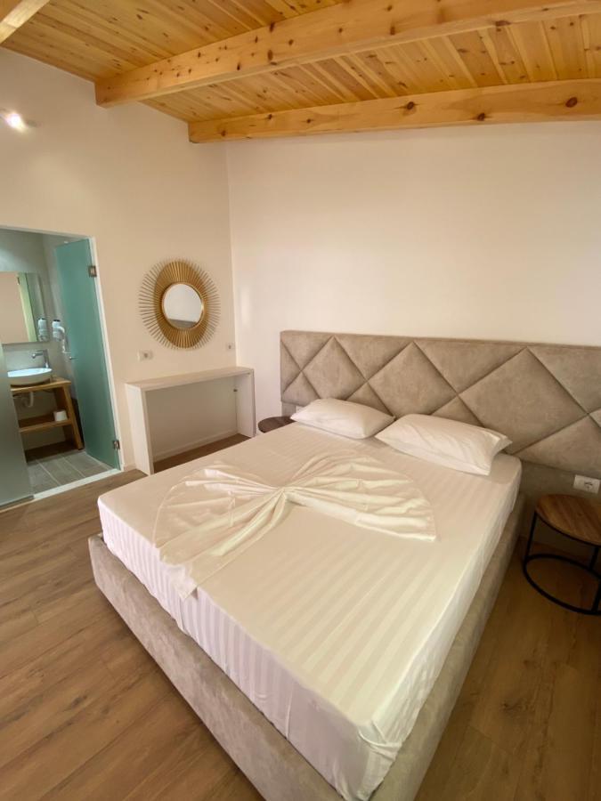 Hotel Andrea Саранде Екстериор снимка