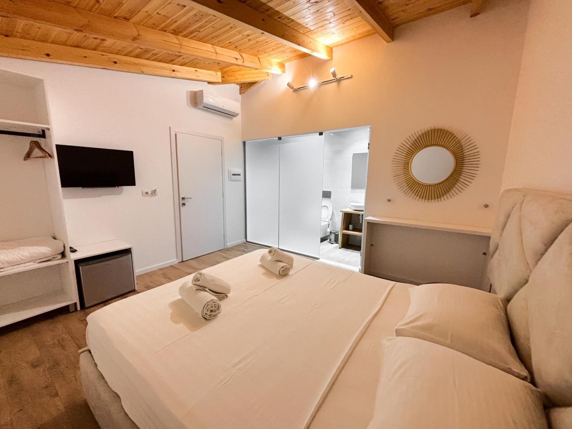 Hotel Andrea Саранде Екстериор снимка